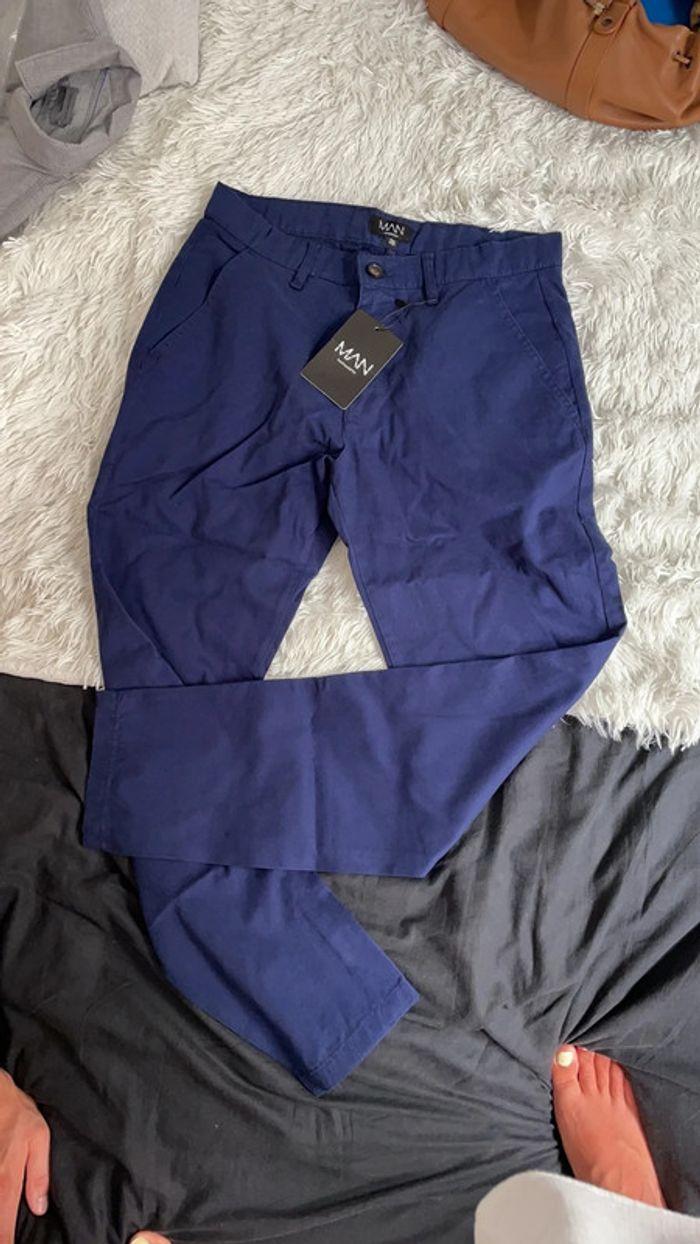 Pantalon chino bleu marine boohoo - photo numéro 1