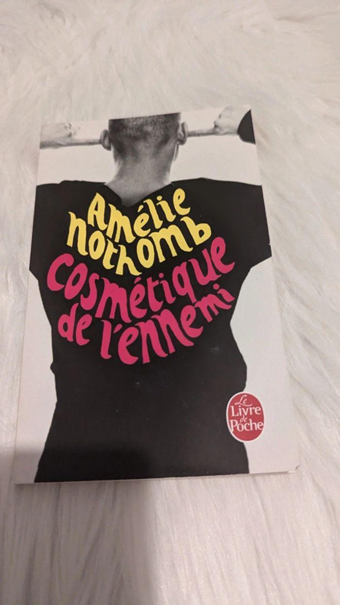 Livre " Cosmétique de l'ennemi " de Amélie Nothomb - photo numéro 1