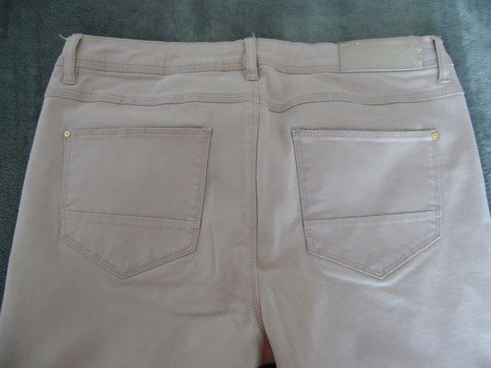 Beau jeans couleur crème, taille 40. - photo numéro 4