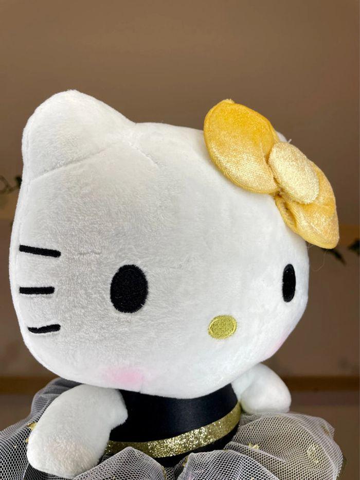 Peluche Hello Kitty en robe étoilée et pailletée 💫 - photo numéro 11