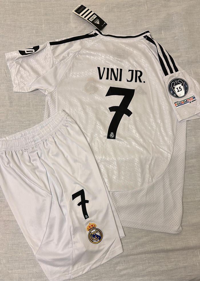 Ensemble de foot Réal Madrid 2024/2025 - photo numéro 3