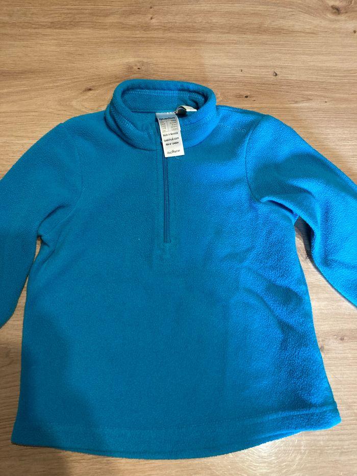 Vend pull polaire bleu canard Quechua taille 18 mois - photo numéro 2