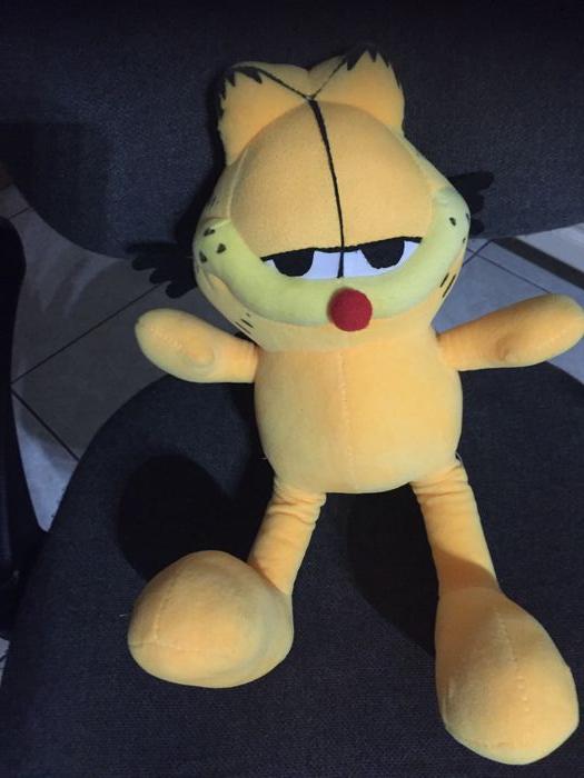 Peluche jaune Garfield - photo numéro 1