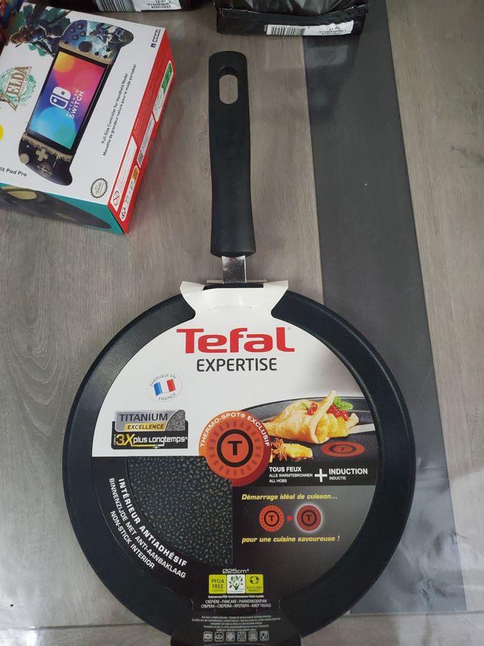 Crepiere TEFAL EXPERTISE 25cm Tout Feux et Induction Neuve. - photo numéro 1