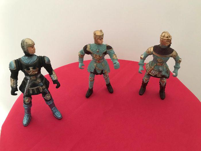 Lot de 3 figurines, chevaliers