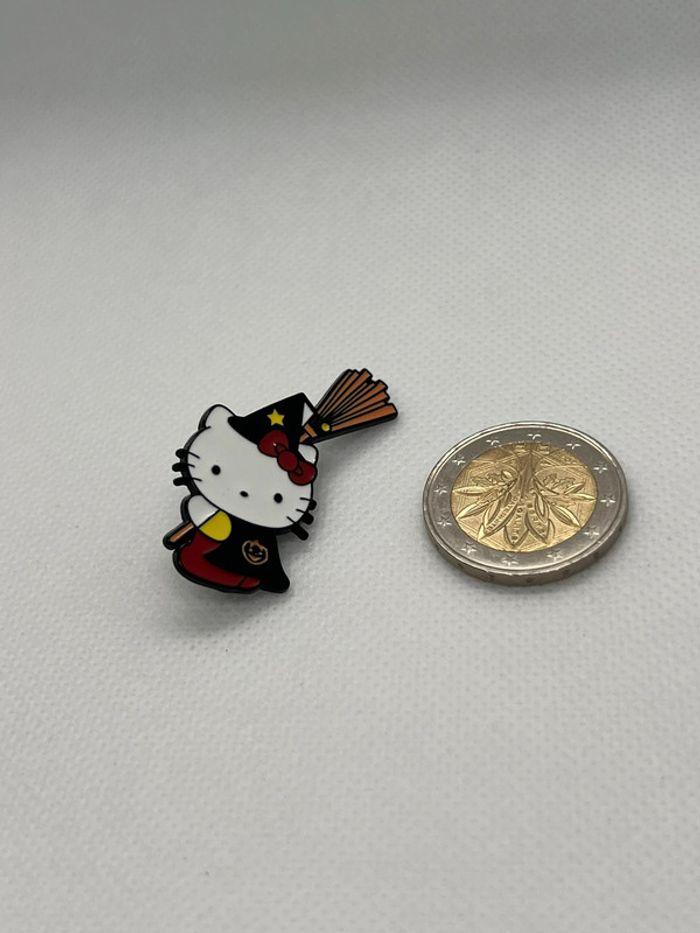 Pins Hello Kitty - photo numéro 2