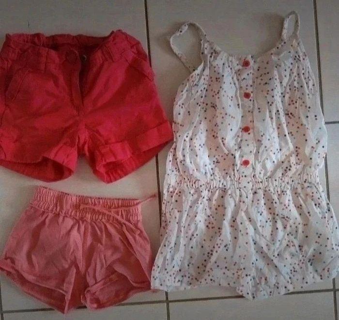 Lot été  shorts et combishort 4 ans - photo numéro 1