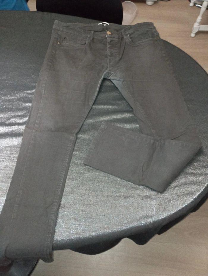 Jeans homme droit - photo numéro 1