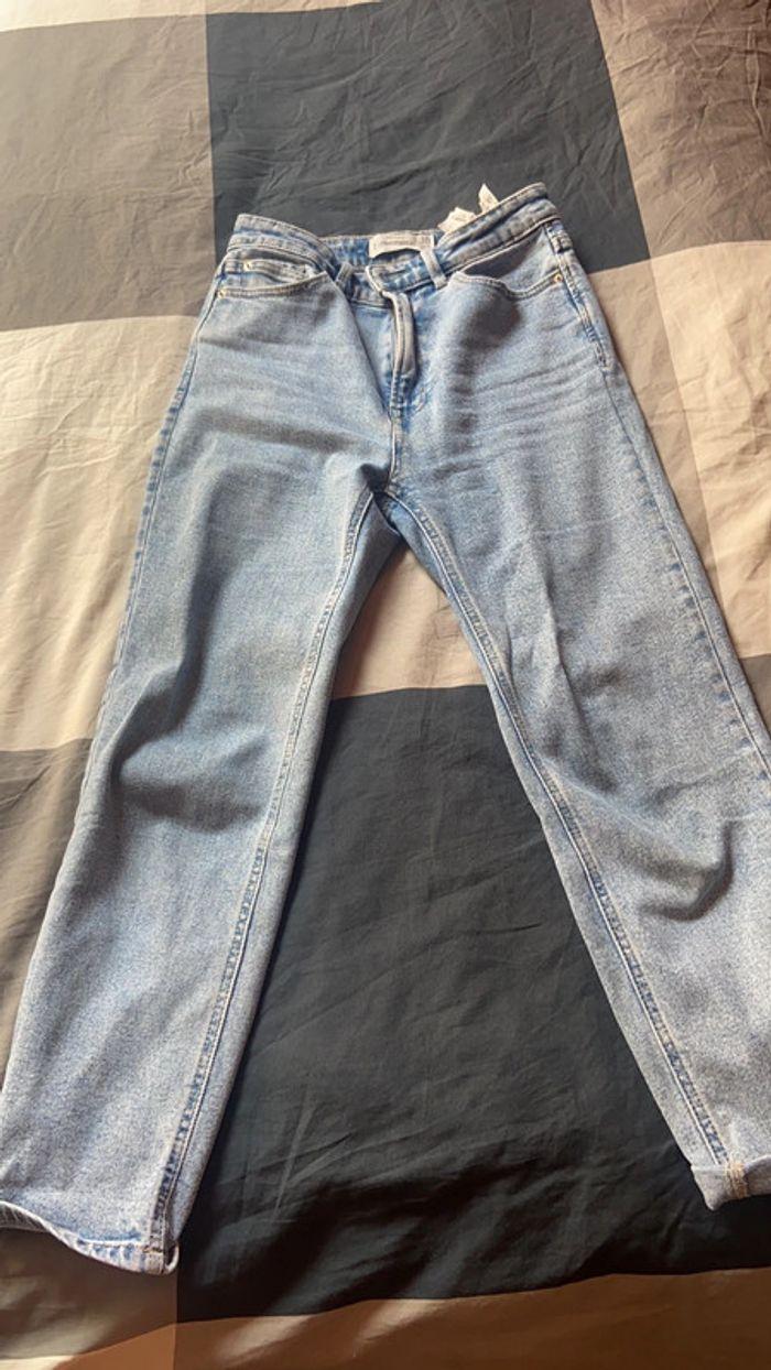 Jean mom stradivarius taille 38 - photo numéro 1