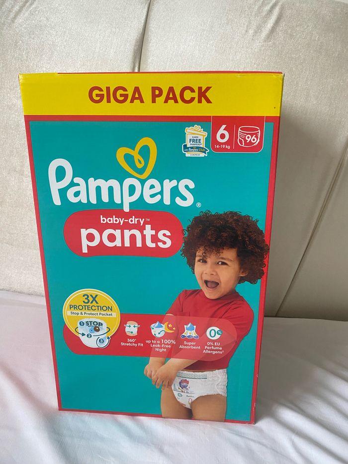 Un giga pack couche Pampers taille 6 plants - photo numéro 2