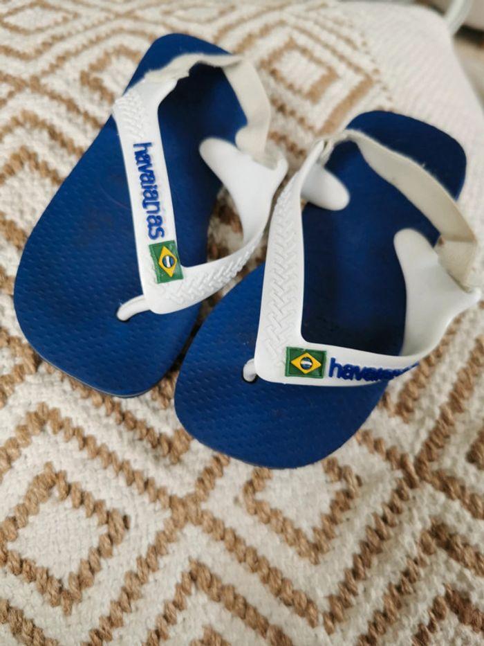 Tong havaianas enfant bleu et blanc taille EUR 24 Tong havaianas enfant bleu et blanc taille EUR 24 - photo numéro 1