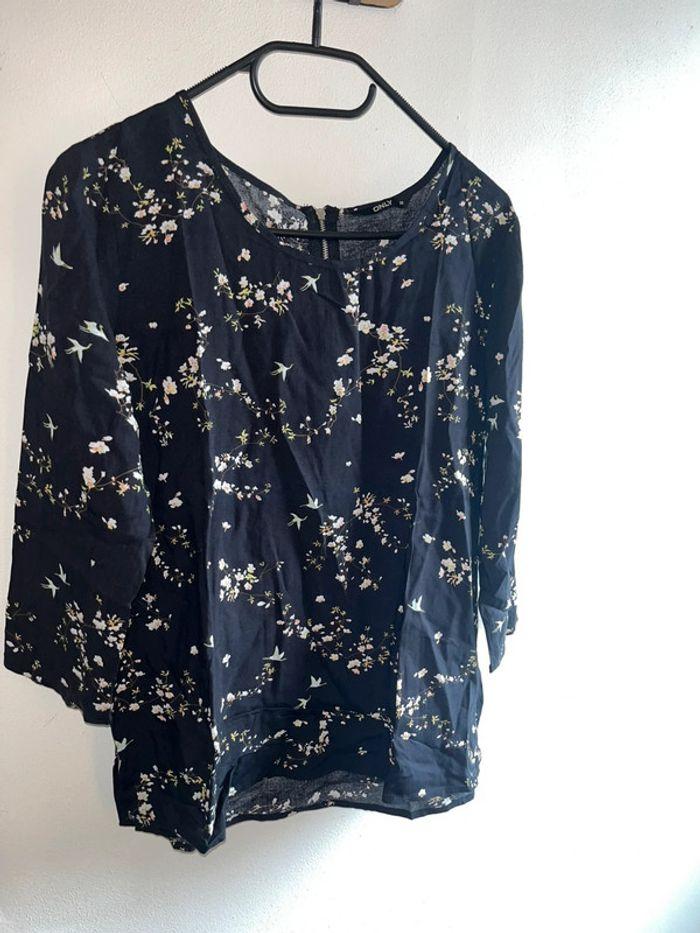 Blouse fleuri only taille m - photo numéro 1