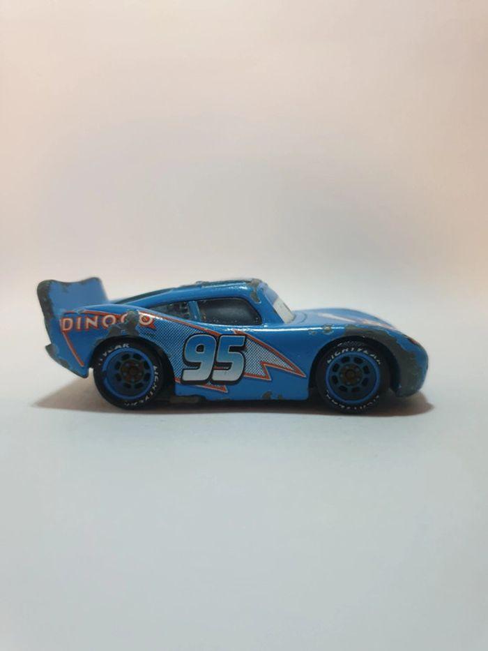 Voiture Cars Disney/Pixar Flash McQueen 95 Dinoco Bleu - 1/55 - photo numéro 5