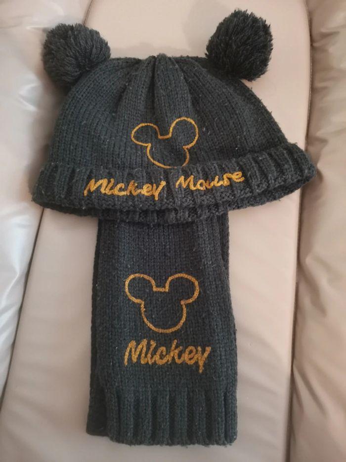 Bonnet + écharpe Mickey