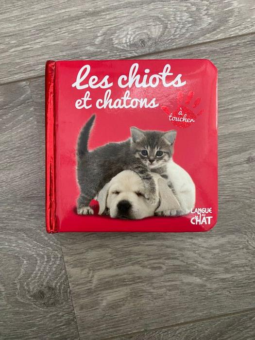 Livre enfant animaux à toucher les chiots et les chatons - photo numéro 1