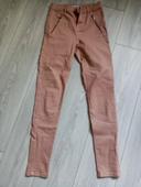 Pantalon rose Pull and Bear