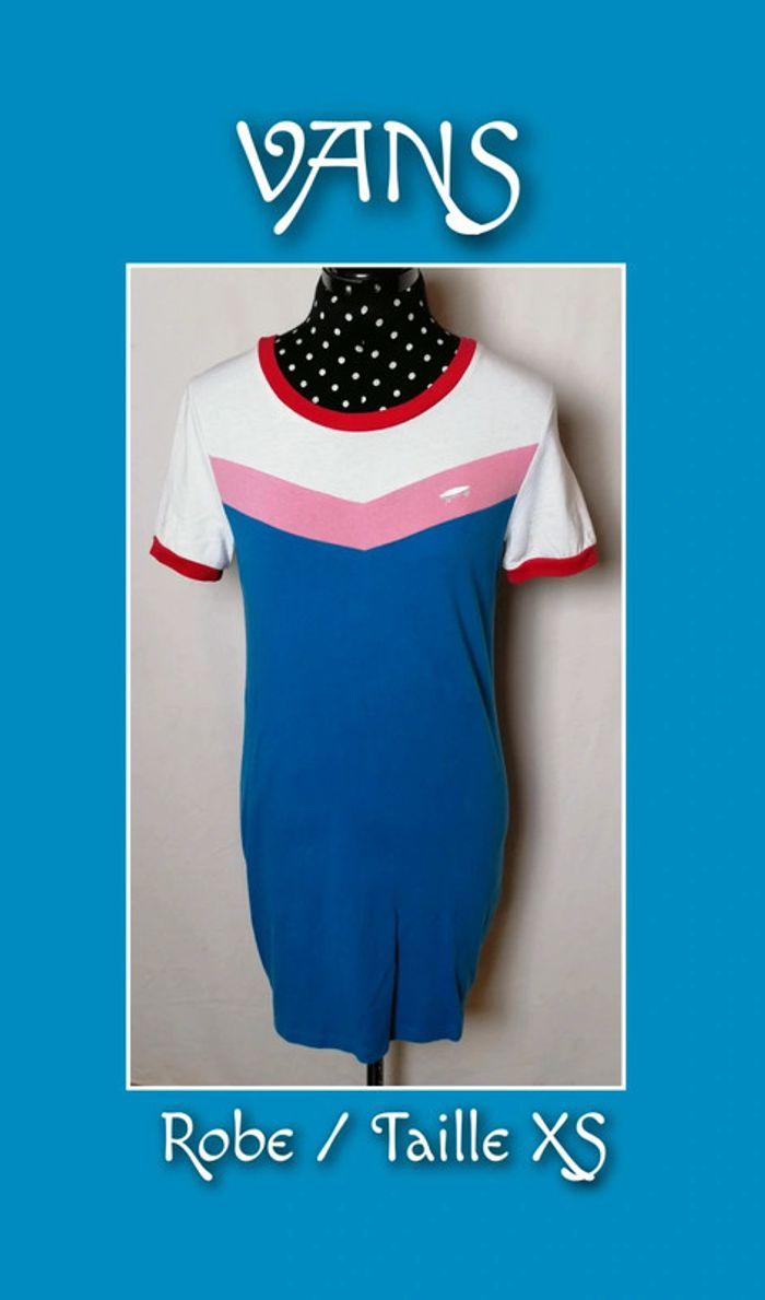 Robe courte chevron bleu turquoise blanc rose rouge Taille XS 34 Vans - photo numéro 1