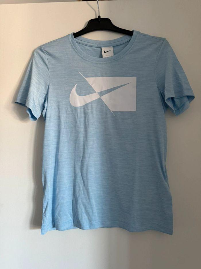 T-shirt Nike - photo numéro 1