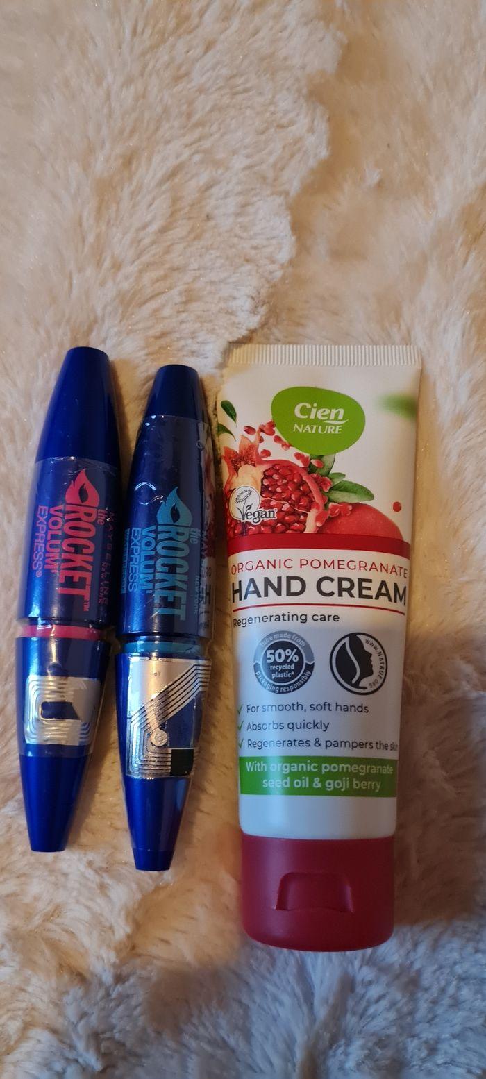 Mascara et crème pour main