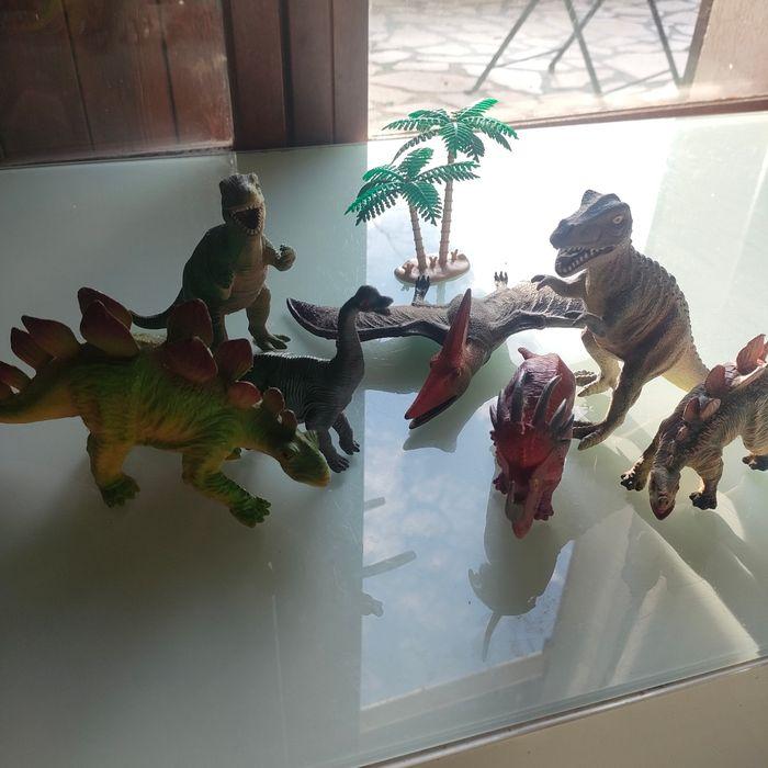 Lot de 7 dinosaures - photo numéro 1