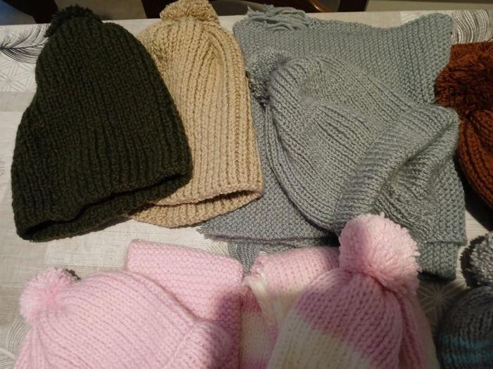 Lots bonnets ,écharpe - photo numéro 3