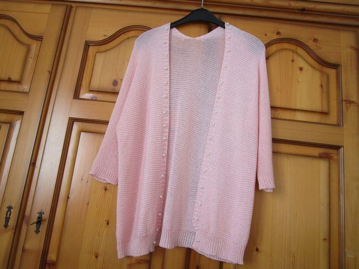 Gilet arrondi rose et perles Femme TXL (42) - photo numéro 1