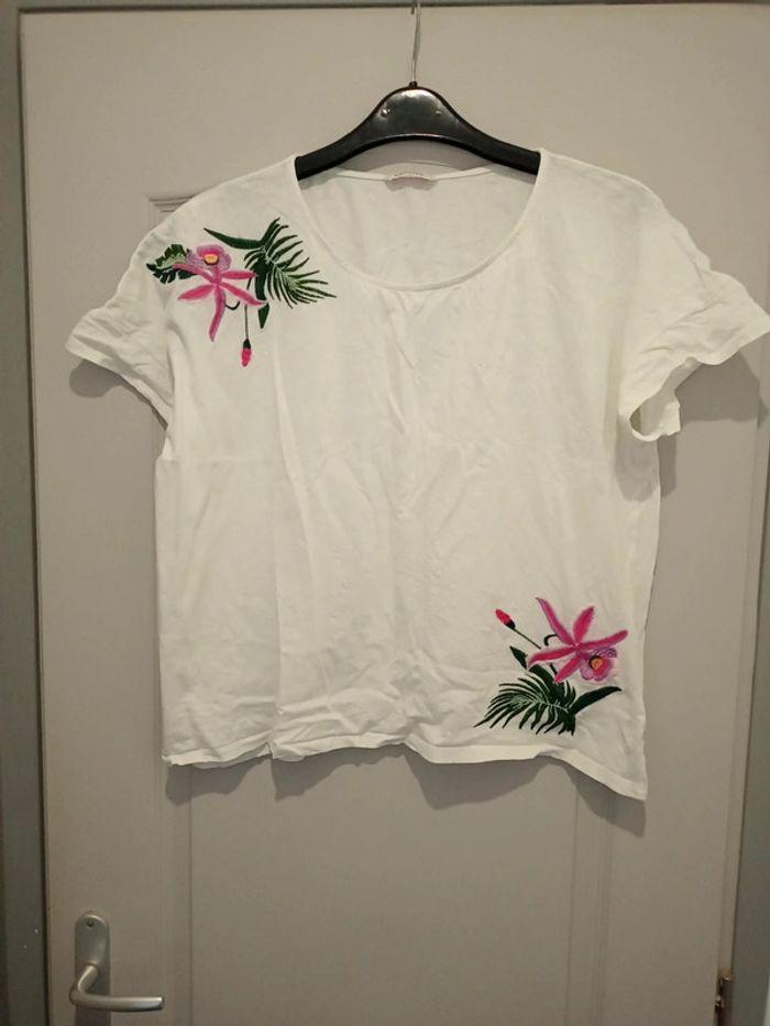 T-shirt Blanc/fleurs roses - photo numéro 1