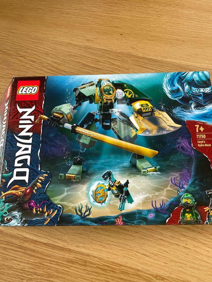 Lego Ninjago Lloyd’s Hydro Mech - photo numéro 1