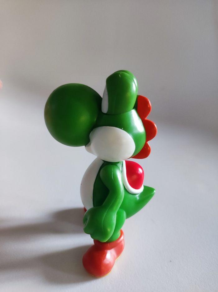 Figurine yoshi 9 cm Nintendo - photo numéro 3