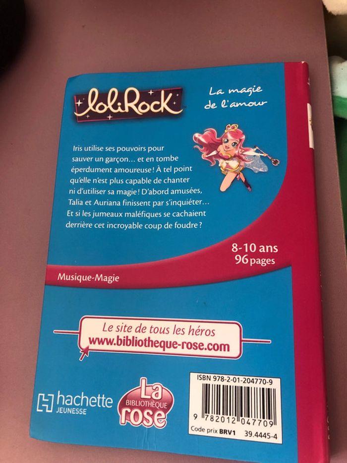 Livre bibliothèque rose foncé lolirock 2 - photo numéro 2