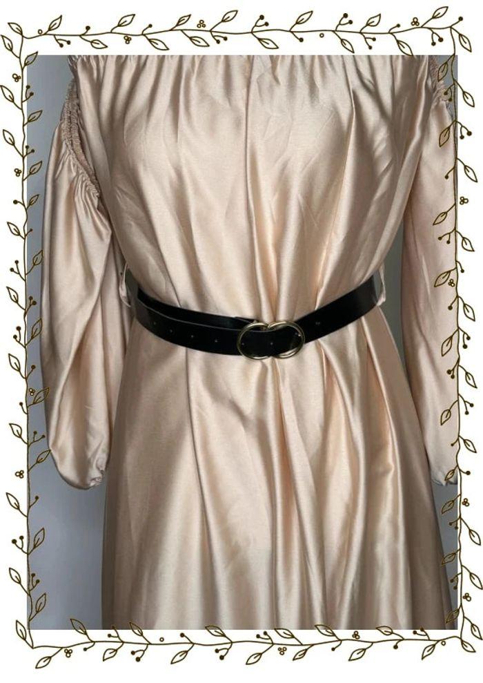 Robe longue satinée avec ceinture - photo numéro 3