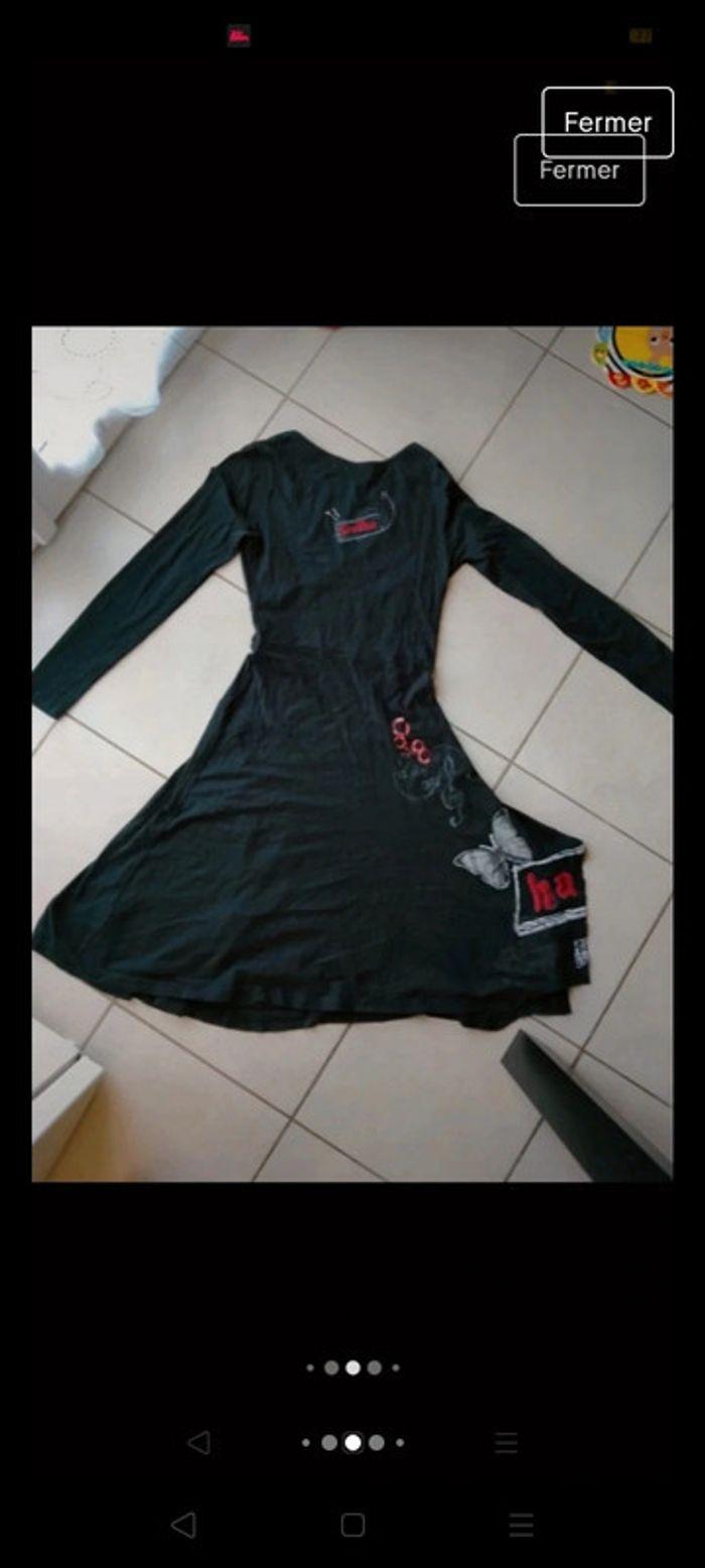 Jolie robe mi longue Desigual
Taille S - photo numéro 10