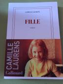 Livre FILLE  Camille Laureens