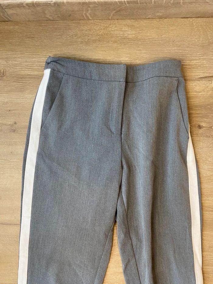 Pantalon chino gris à bandes blanches Bizzbee taille XS / 34 - photo numéro 4