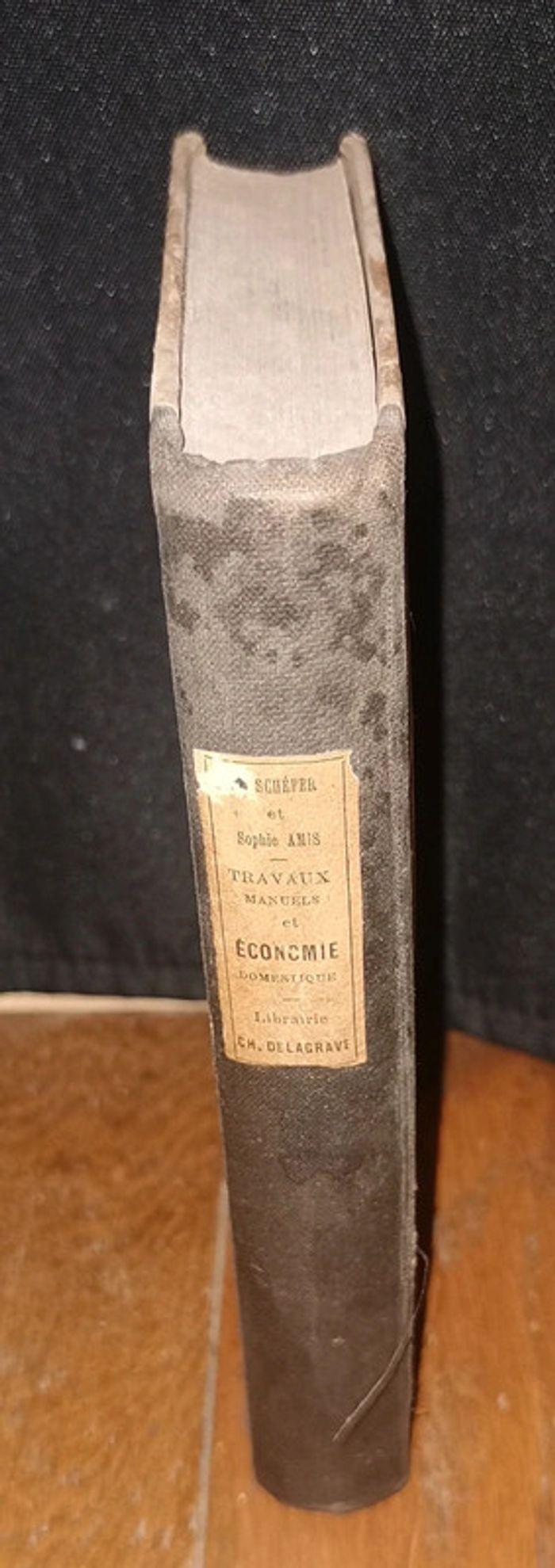 Ancien livre travaux manuels et économie domestique - photo numéro 3