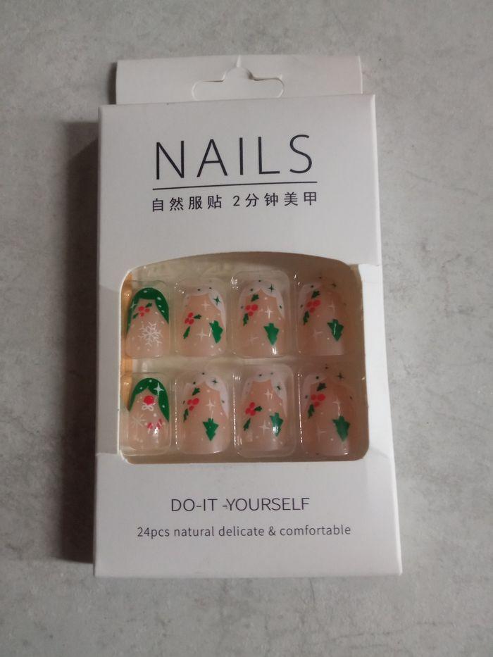 Nail art/ faux ongles noël - photo numéro 1