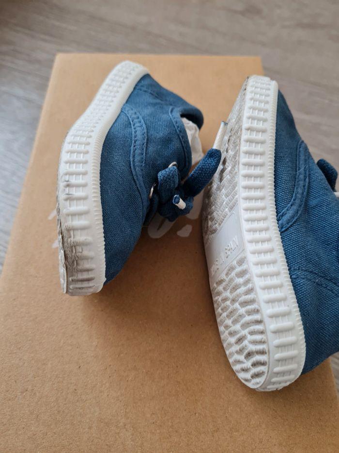 Chaussures bébé toile bleue mixte taille 21 (taille comme un 21) - photo numéro 2