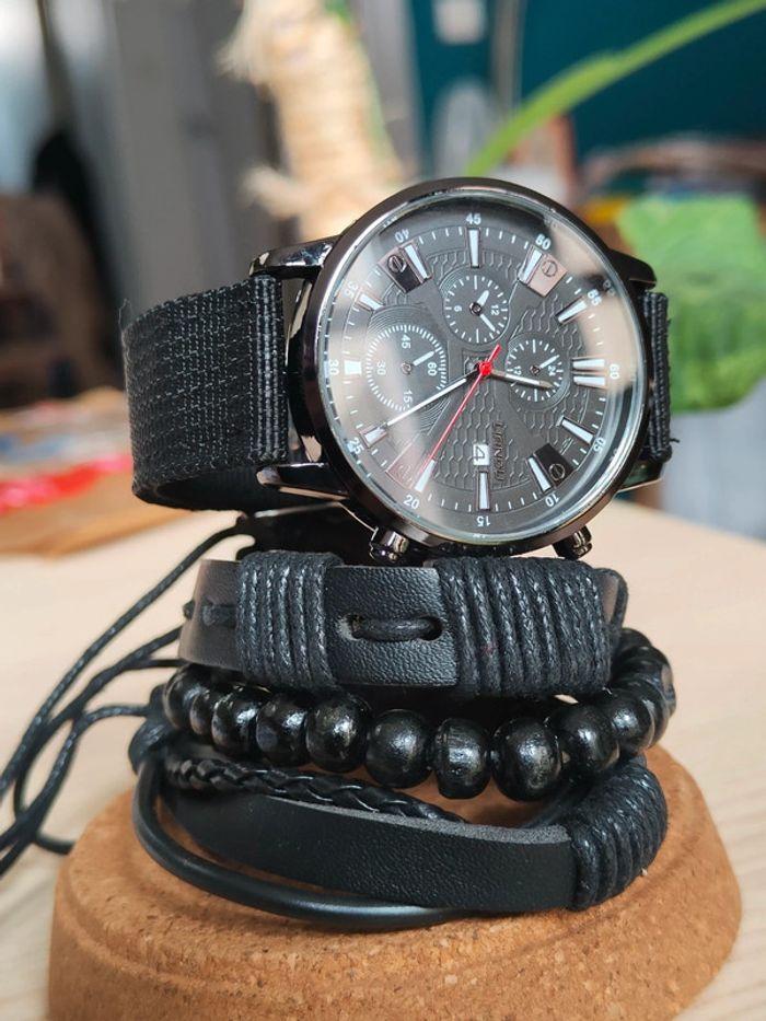 Montre full noire, et trio bracelets noirs - photo numéro 1