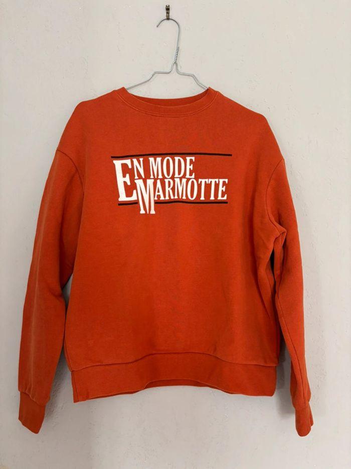 Pull orange « En mode marmotte » - photo numéro 1