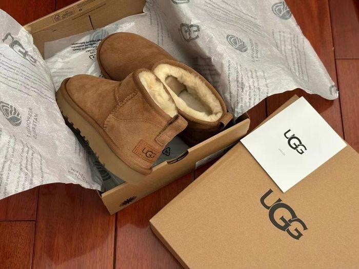 UGG snow boots EU 37 - photo numéro 2