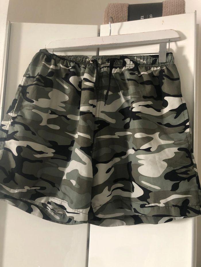 Short/ maillot de bain camouflage . Taille XS/S/L - photo numéro 1