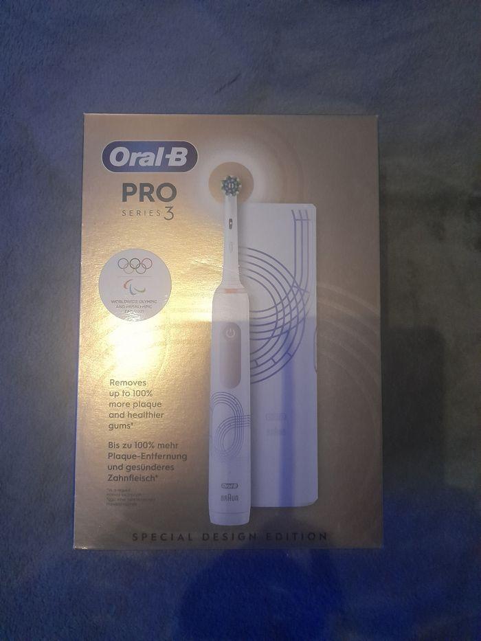 Brosse à dents électrique oral b pro - photo numéro 1