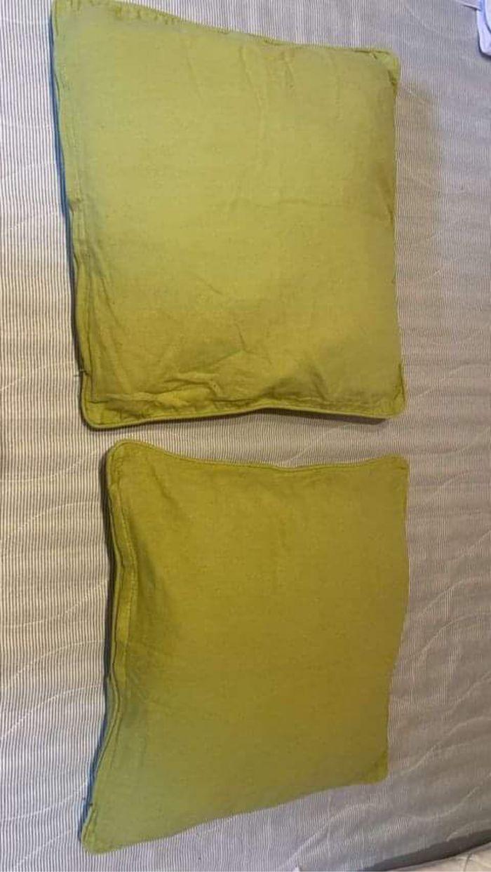 Lot de 2 coussins + 2 housses de coussins 40/40cm