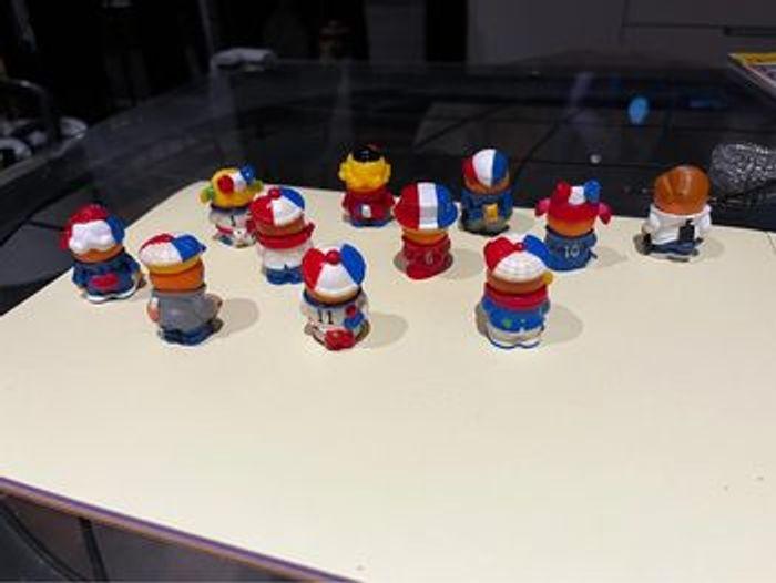 Jouet 11 figurines kinder surprise Fanna d’foot année 2002 - photo numéro 2