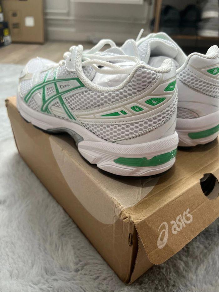 Asics gel 1130 verte et blanche femme taille 40,5 - photo numéro 3