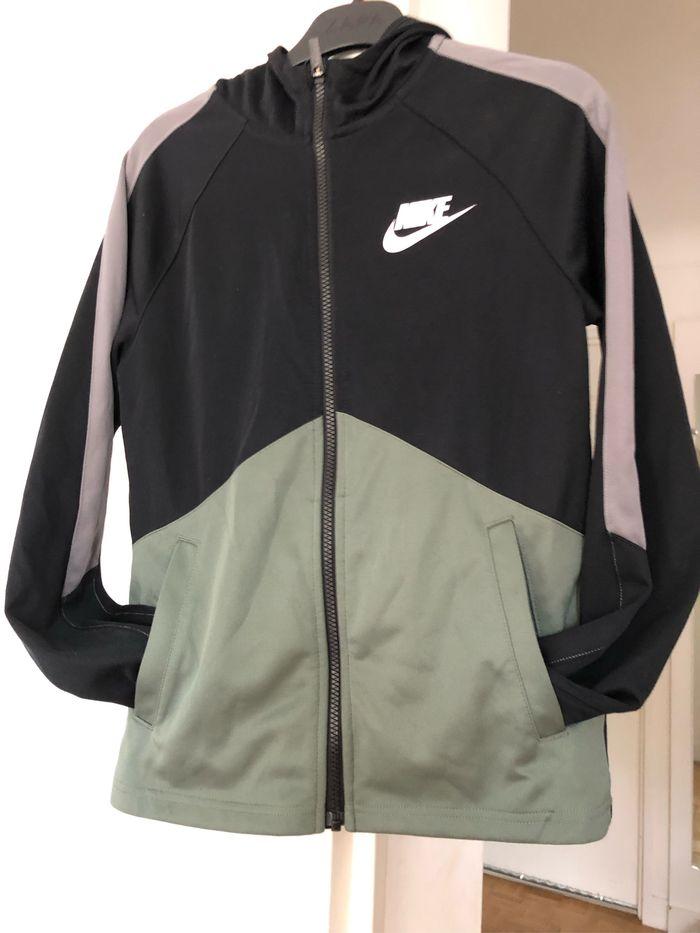 Veste Nike (12/13 ans) - photo numéro 1