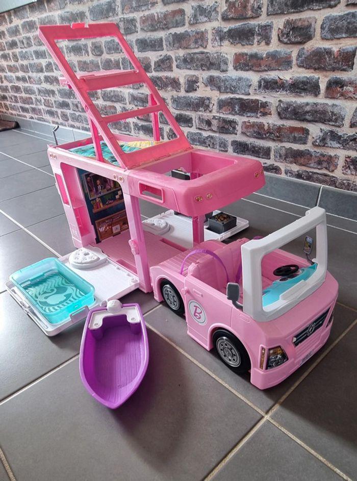 Camping car barbie +3 poupées - photo numéro 2