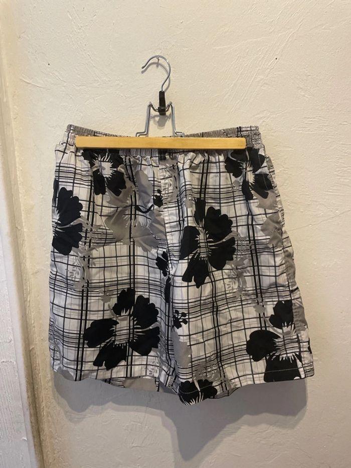 Short de bain noir à fleurs XXL - photo numéro 1