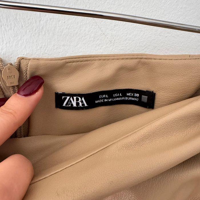 Jupe midi Zara en simili cuir beige, taille L. - photo numéro 6