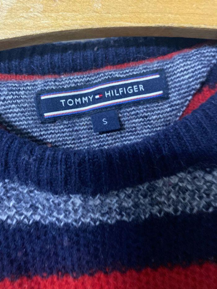 Pull d’hiver en Laine . Tommy Hilfiger .taille S - photo numéro 2